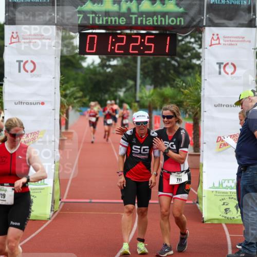 15.06.2025 - 7 Türme Triathlon Michael Strokosch http://msf.ph/oto/7929680 15.06.2025 10:22:52 Ziel 117, 118, 119 meine-sportfotos.de