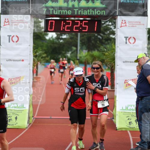 15.06.2025 - 7 Türme Triathlon Michael Strokosch http://msf.ph/oto/7929681 15.06.2025 10:22:52 Ziel 117, 118, 119 meine-sportfotos.de