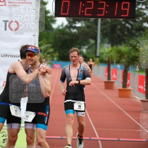 15.06.2025 - 7 Türme Triathlon Michael Strokosch http://msf.ph/oto/7929714 15.06.2025 10:23:20 Ziel 16, 17, 18, 19 meine-sportfotos.de
