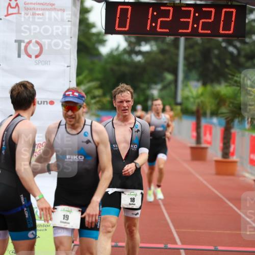 15.06.2025 - 7 Türme Triathlon Michael Strokosch http://msf.ph/oto/7929718 15.06.2025 10:23:21 Ziel 16, 17, 18, 19 meine-sportfotos.de