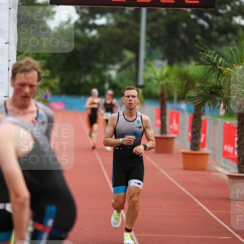 15.06.2025 - 7 Türme Triathlon Michael Strokosch http://msf.ph/oto/7929722 15.06.2025 10:23:23 Ziel 16, 17, 18, 19 meine-sportfotos.de