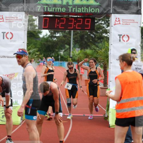 15.06.2025 - 7 Türme Triathlon Michael Strokosch http://msf.ph/oto/7929732 15.06.2025 10:23:29 Ziel 16, 93, 95, 96 meine-sportfotos.de