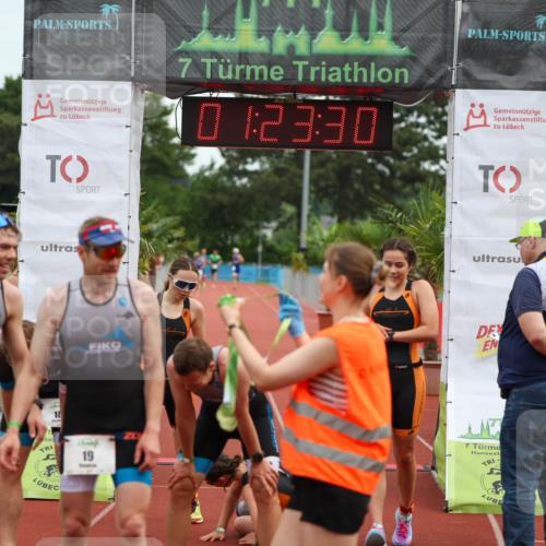 15.06.2025 - 7 Türme Triathlon Michael Strokosch http://msf.ph/oto/7929738 15.06.2025 10:23:31 Ziel 16, 93, 95, 96 meine-sportfotos.de