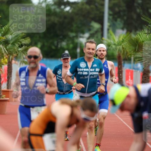 15.06.2025 - 7 Türme Triathlon Michael Strokosch http://msf.ph/oto/7929740 15.06.2025 10:23:50 Ziel 1, 2, 4, 5, 45 meine-sportfotos.de