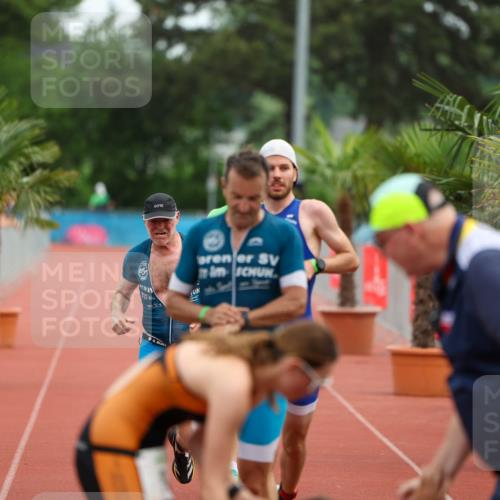 15.06.2025 - 7 Türme Triathlon Michael Strokosch http://msf.ph/oto/7929742 15.06.2025 10:23:51 Ziel 1, 2, 4, 5, 45 meine-sportfotos.de