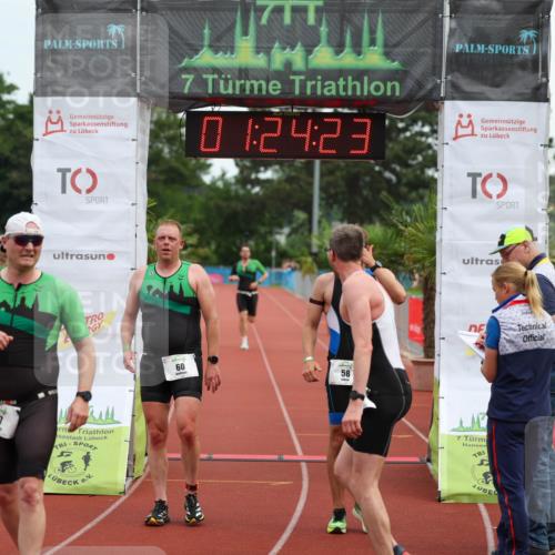 15.06.2025 - 7 Türme Triathlon Michael Strokosch http://msf.ph/oto/7929757 15.06.2025 10:24:24 Ziel 56, 57, 58, 59, 60 meine-sportfotos.de