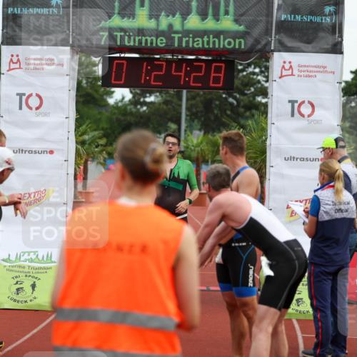 15.06.2025 - 7 Türme Triathlon Michael Strokosch http://msf.ph/oto/7929766 15.06.2025 10:24:29 Ziel 56, 57, 58, 59, 60 meine-sportfotos.de