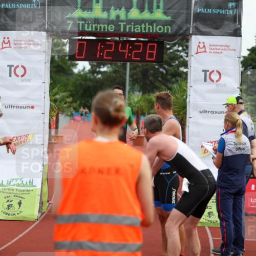 15.06.2025 - 7 Türme Triathlon Michael Strokosch http://msf.ph/oto/7929767 15.06.2025 10:24:29 Ziel 56, 57, 58, 59, 60 meine-sportfotos.de