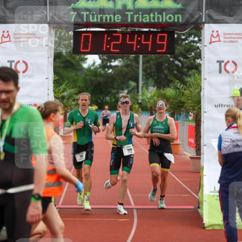 15.06.2025 - 7 Türme Triathlon Michael Strokosch http://msf.ph/oto/7929769 15.06.2025 10:24:49 Ziel 149, 150, 151 meine-sportfotos.de