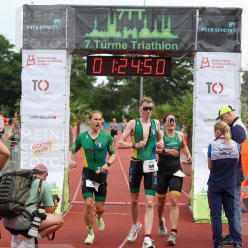 15.06.2025 - 7 Türme Triathlon Michael Strokosch http://msf.ph/oto/7929772 15.06.2025 10:24:51 Ziel 149, 150, 151 meine-sportfotos.de