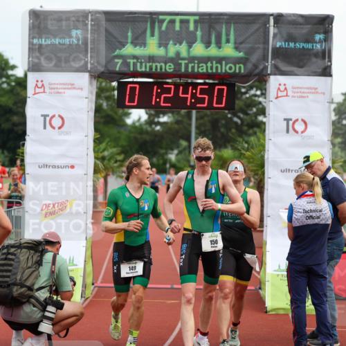 15.06.2025 - 7 Türme Triathlon Michael Strokosch http://msf.ph/oto/7929774 15.06.2025 10:24:51 Ziel 149, 150, 151 meine-sportfotos.de