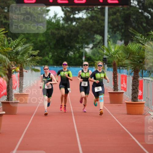 15.06.2025 - 7 Türme Triathlon Michael Strokosch http://msf.ph/oto/7929812 15.06.2025 10:26:43 Ziel 121, 122, 123, 124 meine-sportfotos.de
