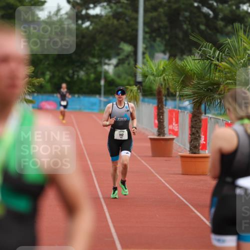 15.06.2025 - 7 Türme Triathlon Michael Strokosch http://msf.ph/oto/7929830 15.06.2025 10:27:22 Ziel 112 meine-sportfotos.de