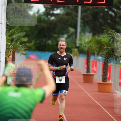 15.06.2025 - 7 Türme Triathlon Michael Strokosch http://msf.ph/oto/7929838 15.06.2025 10:27:36 Ziel 156 meine-sportfotos.de