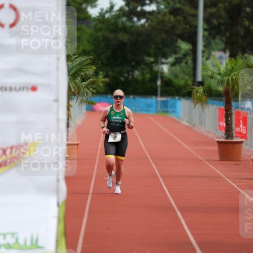 15.06.2025 - 7 Türme Triathlon Michael Strokosch http://msf.ph/oto/7929861 15.06.2025 10:29:32 Ziel 152 meine-sportfotos.de