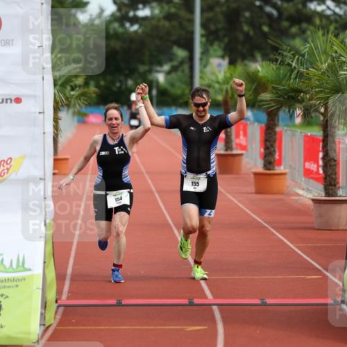15.06.2025 - 7 Türme Triathlon Michael Strokosch http://msf.ph/oto/7929891 15.06.2025 10:30:40 Ziel 154, 155 meine-sportfotos.de