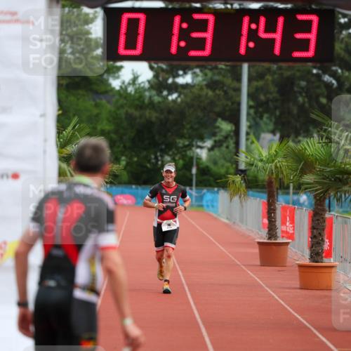 15.06.2025 - 7 Türme Triathlon Michael Strokosch http://msf.ph/oto/7929931 15.06.2025 10:31:44 Ziel  meine-sportfotos.de