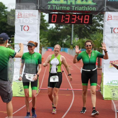 15.06.2025 - 7 Türme Triathlon Michael Strokosch http://msf.ph/oto/7929980 15.06.2025 10:33:48 Ziel 85, 86, 87 meine-sportfotos.de