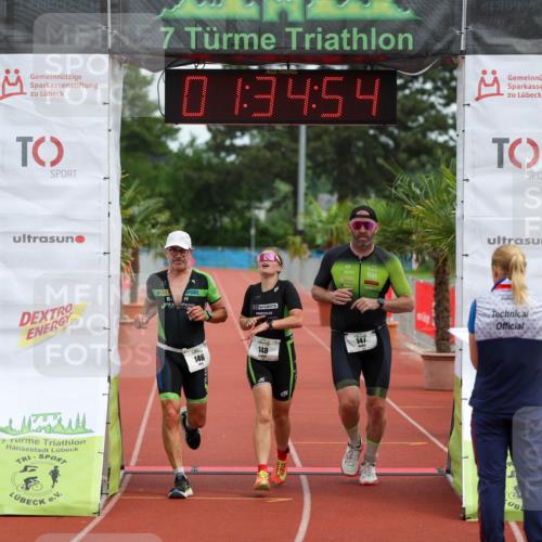 15.06.2025 - 7 Türme Triathlon Michael Strokosch http://msf.ph/oto/7930004 15.06.2025 10:34:54 Ziel 146, 147, 148 meine-sportfotos.de