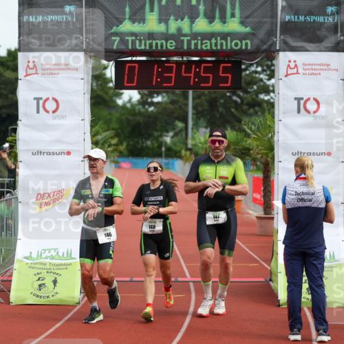 15.06.2025 - 7 Türme Triathlon Michael Strokosch http://msf.ph/oto/7930007 15.06.2025 10:34:55 Ziel 146, 147, 148 meine-sportfotos.de