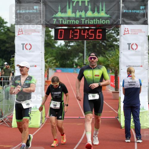 15.06.2025 - 7 Türme Triathlon Michael Strokosch http://msf.ph/oto/7930011 15.06.2025 10:34:56 Ziel 146, 147, 148 meine-sportfotos.de