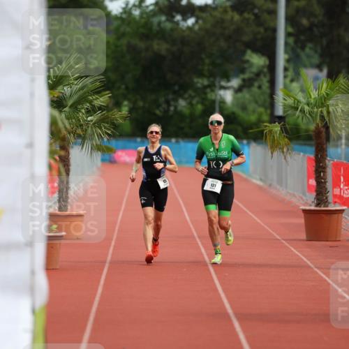 15.06.2025 - 7 Türme Triathlon Michael Strokosch http://msf.ph/oto/7930016 15.06.2025 10:35:33 Ziel  meine-sportfotos.de