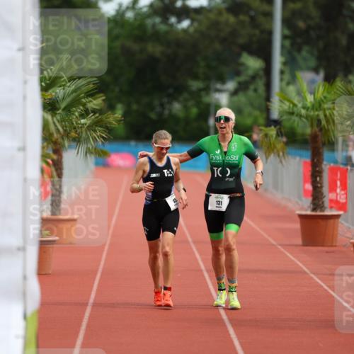 15.06.2025 - 7 Türme Triathlon Michael Strokosch http://msf.ph/oto/7930021 15.06.2025 10:35:35 Ziel 131, 153 meine-sportfotos.de