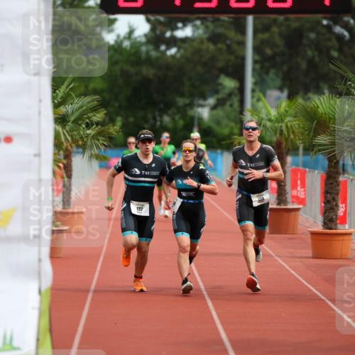 15.06.2025 - 7 Türme Triathlon Michael Strokosch http://msf.ph/oto/7930043 15.06.2025 10:36:05 Ziel 137, 138, 140 meine-sportfotos.de