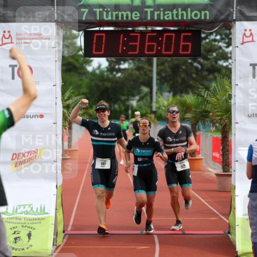 15.06.2025 - 7 Türme Triathlon Michael Strokosch http://msf.ph/oto/7930053 15.06.2025 10:36:07 Ziel 137, 138, 140 meine-sportfotos.de