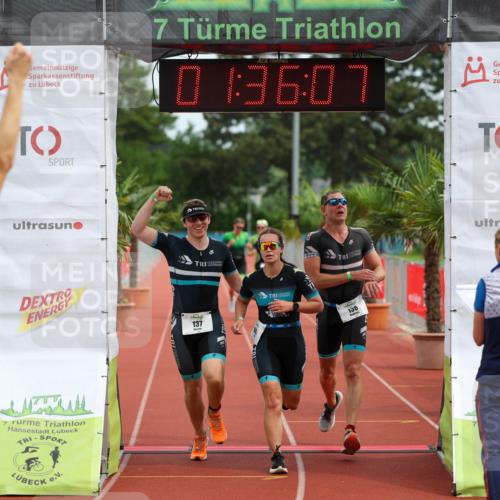15.06.2025 - 7 Türme Triathlon Michael Strokosch http://msf.ph/oto/7930054 15.06.2025 10:36:07 Ziel 137, 138, 140 meine-sportfotos.de