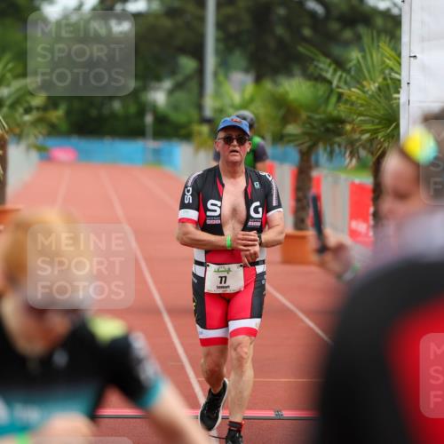 15.06.2025 - 7 Türme Triathlon Michael Strokosch http://msf.ph/oto/7930099 15.06.2025 10:39:23 Ziel 77, 139 meine-sportfotos.de
