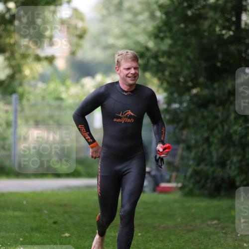15.06.2025 - 7 Türme Triathlon Michael Strokosch http://msf.ph/oto/7930104 15.06.2025 12:22:33 Schwimmen 440, 461, 579, 647 meine-sportfotos.de