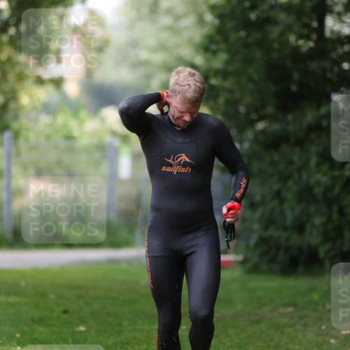 15.06.2025 - 7 Türme Triathlon Michael Strokosch http://msf.ph/oto/7930106 15.06.2025 12:22:33 Schwimmen 440, 461, 579, 647 meine-sportfotos.de