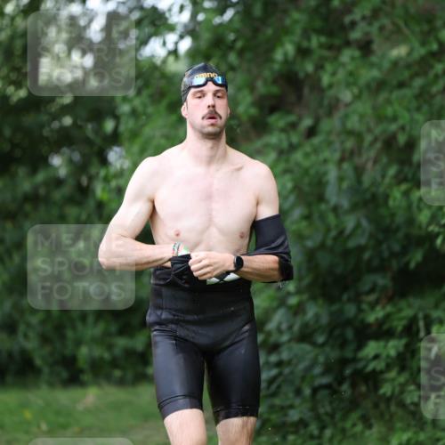 15.06.2025 - 7 Türme Triathlon Michael Strokosch http://msf.ph/oto/7930124 15.06.2025 12:22:44 Schwimmen 440, 461, 495, 506, 579, 598, 647 meine-sportfotos.de