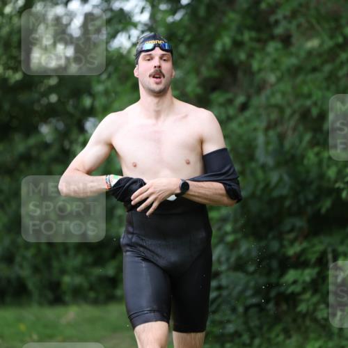15.06.2025 - 7 Türme Triathlon Michael Strokosch http://msf.ph/oto/7930126 15.06.2025 12:22:45 Schwimmen 440, 461, 495, 506, 579, 598, 647 meine-sportfotos.de