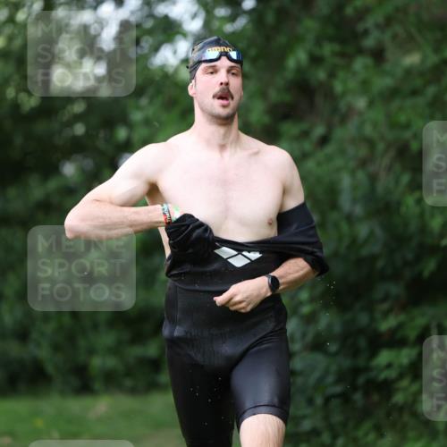 15.06.2025 - 7 Türme Triathlon Michael Strokosch http://msf.ph/oto/7930127 15.06.2025 12:22:45 Schwimmen 440, 461, 495, 506, 579, 598, 647 meine-sportfotos.de