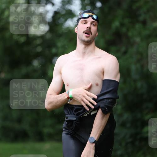 15.06.2025 - 7 Türme Triathlon Michael Strokosch http://msf.ph/oto/7930129 15.06.2025 12:22:45 Schwimmen 440, 461, 495, 506, 579, 598, 647 meine-sportfotos.de
