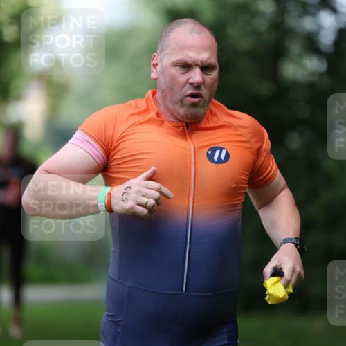 15.06.2025 - 7 Türme Triathlon Michael Strokosch http://msf.ph/oto/7930133 15.06.2025 12:22:46 Schwimmen 353, 440, 461, 495, 506, 579, 598, 647 meine-sportfotos.de