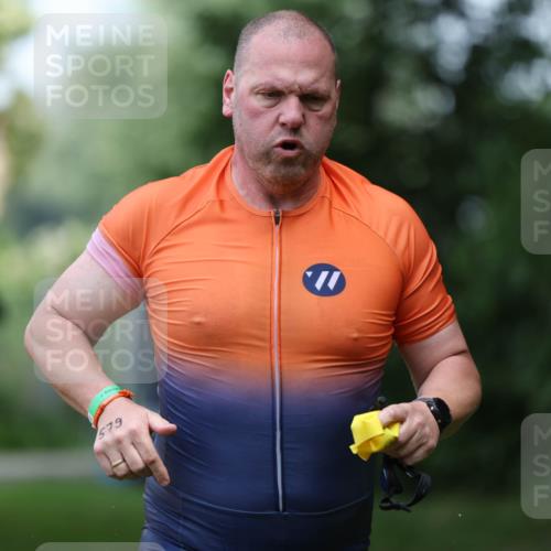 15.06.2025 - 7 Türme Triathlon Michael Strokosch http://msf.ph/oto/7930135 15.06.2025 12:22:47 Schwimmen 353, 440, 495, 506, 579, 598, 647 meine-sportfotos.de