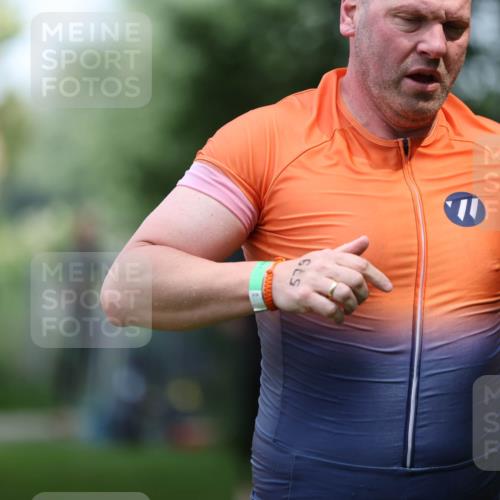 15.06.2025 - 7 Türme Triathlon Michael Strokosch http://msf.ph/oto/7930137 15.06.2025 12:22:47 Schwimmen 353, 440, 495, 506, 579, 598, 647 meine-sportfotos.de