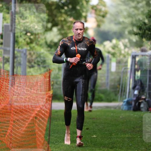 15.06.2025 - 7 Türme Triathlon Michael Strokosch http://msf.ph/oto/7930142 15.06.2025 12:22:49 Schwimmen 353, 440, 495, 506, 579, 598, 647, 681 meine-sportfotos.de