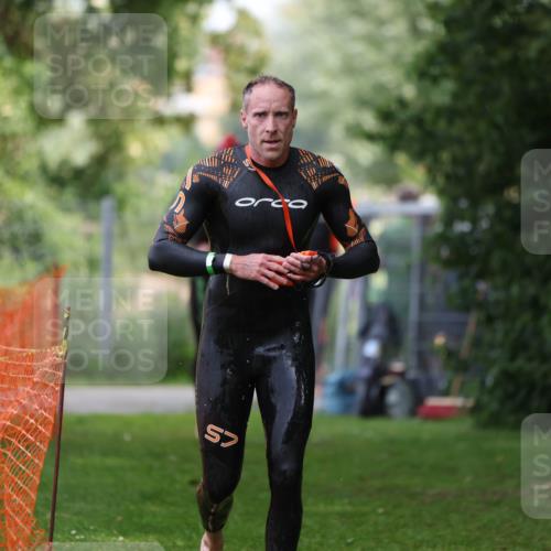 15.06.2025 - 7 Türme Triathlon Michael Strokosch http://msf.ph/oto/7930148 15.06.2025 12:22:50 Schwimmen 353, 440, 495, 506, 579, 598, 647, 681 meine-sportfotos.de