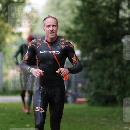 15.06.2025 - 7 Türme Triathlon Michael Strokosch http://msf.ph/oto/7930152 15.06.2025 12:22:51 Schwimmen 353, 440, 495, 506, 579, 598, 647, 681 meine-sportfotos.de