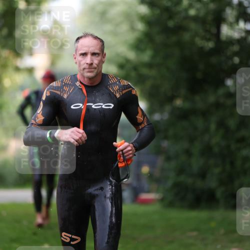 15.06.2025 - 7 Türme Triathlon Michael Strokosch http://msf.ph/oto/7930153 15.06.2025 12:22:51 Schwimmen 353, 440, 495, 506, 579, 598, 647, 681 meine-sportfotos.de
