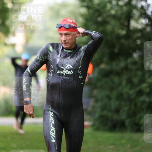 15.06.2025 - 7 Türme Triathlon Michael Strokosch http://msf.ph/oto/7930158 15.06.2025 12:22:56 Schwimmen 353, 376, 436, 440, 495, 506, 579, 598, 681 meine-sportfotos.de