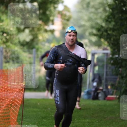 15.06.2025 - 7 Türme Triathlon Michael Strokosch http://msf.ph/oto/7930174 15.06.2025 12:23:01 Schwimmen 353, 376, 436, 440, 495, 506, 546, 598, 681 meine-sportfotos.de