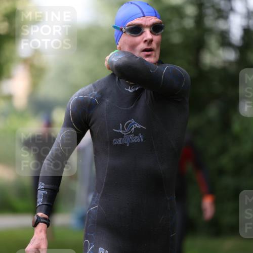 15.06.2025 - 7 Türme Triathlon Michael Strokosch http://msf.ph/oto/7930194 15.06.2025 12:23:06 Schwimmen 353, 376, 436, 474, 495, 506, 546, 598, 681 meine-sportfotos.de