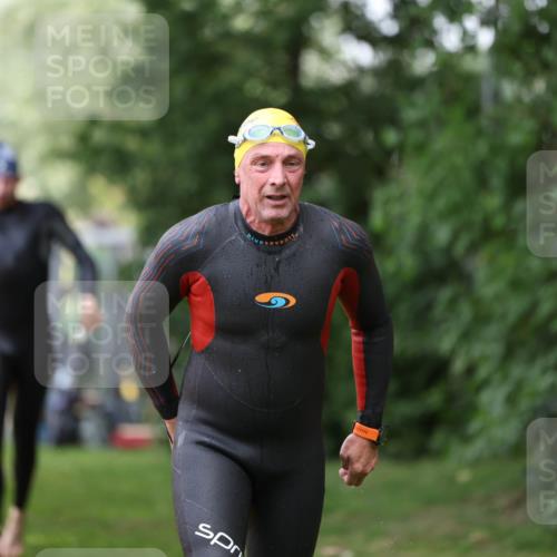 15.06.2025 - 7 Türme Triathlon Michael Strokosch http://msf.ph/oto/7930199 15.06.2025 12:23:09 Schwimmen 353, 376, 422, 436, 474, 495, 506, 546, 606, 681 meine-sportfotos.de