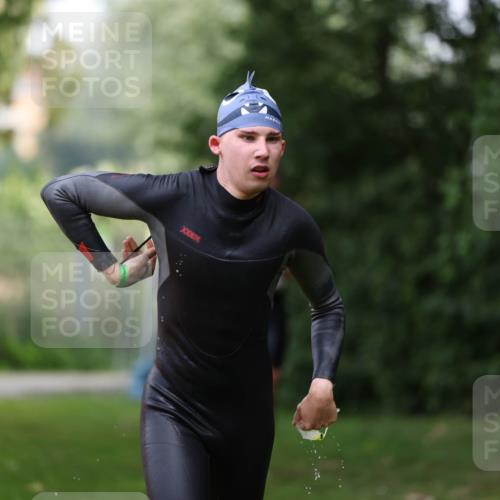 15.06.2025 - 7 Türme Triathlon Michael Strokosch http://msf.ph/oto/7930213 15.06.2025 12:23:12 Schwimmen 353, 376, 422, 436, 474, 506, 546, 558, 606, 681 meine-sportfotos.de