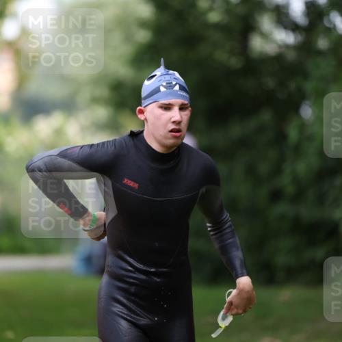 15.06.2025 - 7 Türme Triathlon Michael Strokosch http://msf.ph/oto/7930214 15.06.2025 12:23:12 Schwimmen 353, 376, 422, 436, 474, 506, 546, 558, 606, 681 meine-sportfotos.de